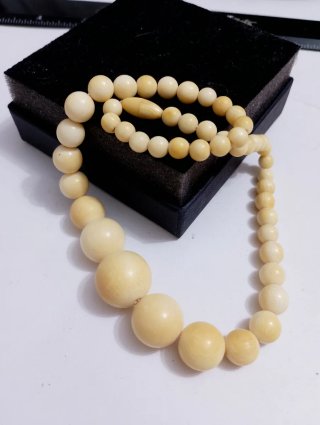 Antica  e preziosa collana