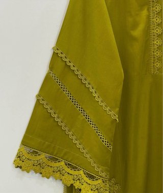Abito verde con pizzo