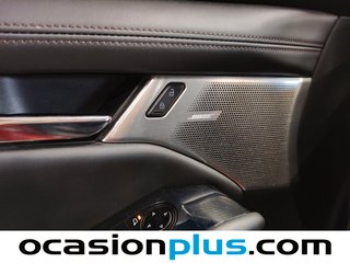 Mazda Mazda 3 2.0 Sedan Skyactiv-X Zenith Safety Black AT 133 kW (181 CV)