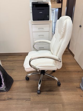 Sillón de oficina NIXON blanco piel sintética