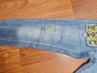Pantalón vaquero Desigual bordado