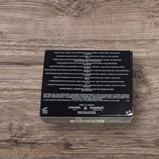 Chanel Ultra Le Teint Fondotinta Compatto B40