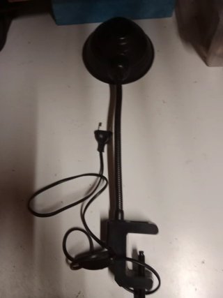 Lámpara de pinza negra para manualidades