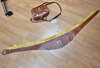 Bolso y cinturón fajín de piel Virgen del Rocío