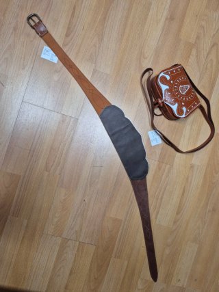 Bolso y cinturón fajín de piel Virgen del Rocío