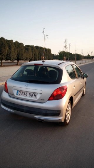 Peugeot 207 2009