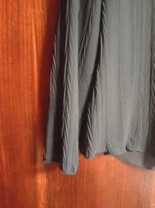 Blusa mujer manga larga. Corte asimétrico.