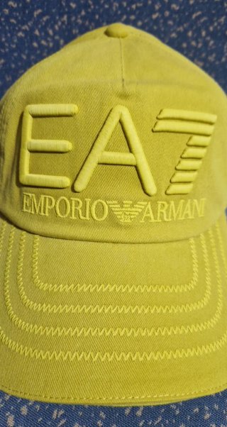 Gorra EA7 Emporio Armani Train Visibility Mostaza.