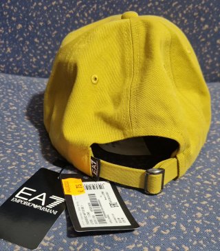 Gorra EA7 Emporio Armani Train Visibility Mostaza.