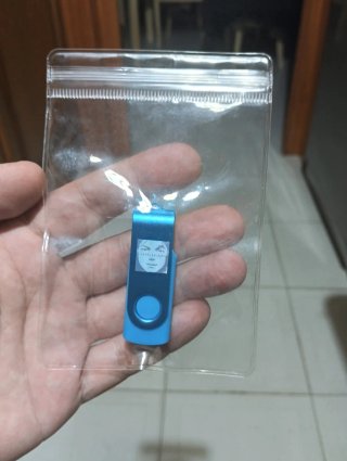 Llavero, Bolígrafo y Pendrive Invincible
