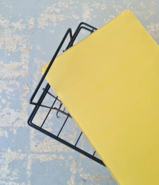 Mesa auxiliar estilo POP 2 colores | Francia 70s.