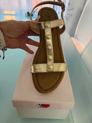 Sandalias doradas Miss Me talla 38