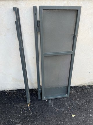 Puerta Hierro Galvanizado Malla y cerradura 112x40