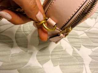 Bolso Guess Rosa Dorado