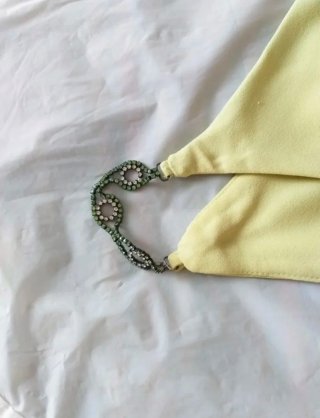 Vestido largo verde con escote