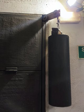 Puerta de garaje abatible de hierro