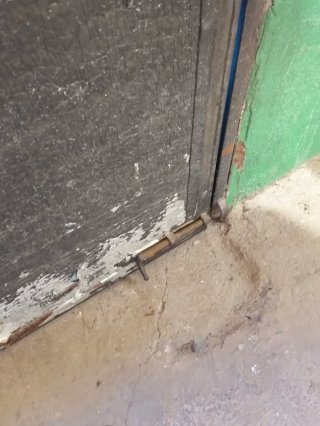Puerta de garaje abatible de hierro