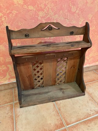 Estante de madera rústico