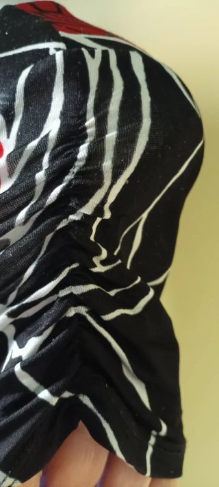 Vestito Sandro Ferrone nero con rose rosse