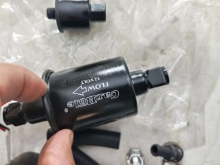 Bomba Combustible Eléctrica CarBole 12V 5-9PSI