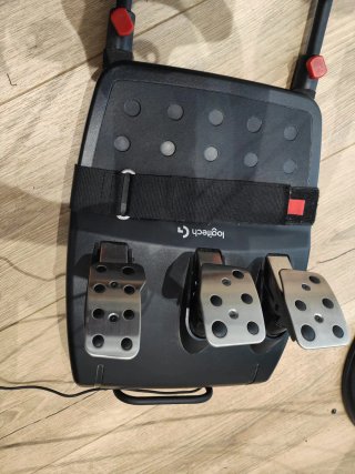 Volante Logitech G29 + Cockpit Playseat