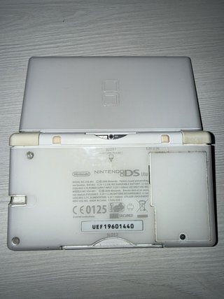 Nintendo DS Lite Blanca + Cargador Original