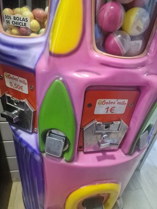 Máquina de bolas para niños