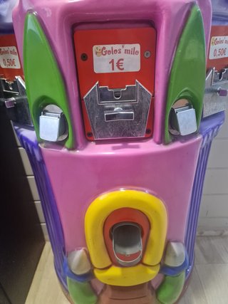 Máquina de bolas para niños