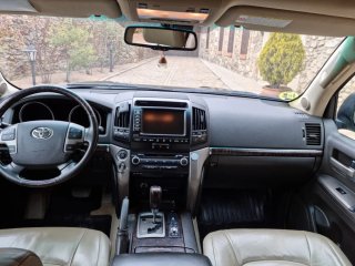 Toyota Land Cruiser 200 2008