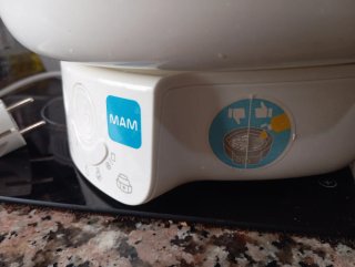 Esterilizador y Calienta Biberones MAM Eléctrico