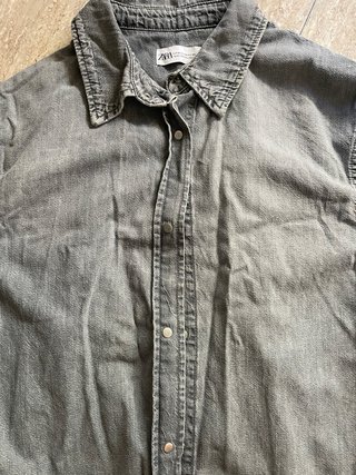 Sobrecamisa vaquera gris Zara mujer