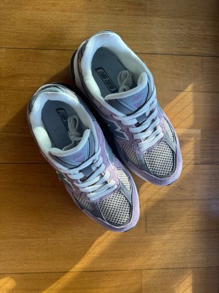 Zapatillas New Balance Moradas y Grises