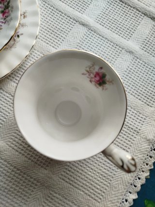 Trio de té porcelana rosas