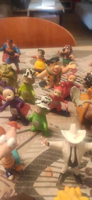 86 Figuras PVC Variadas Yolanda Bully Disney