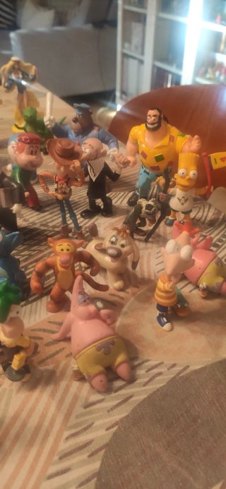86 Figuras PVC Variadas Yolanda Bully Disney