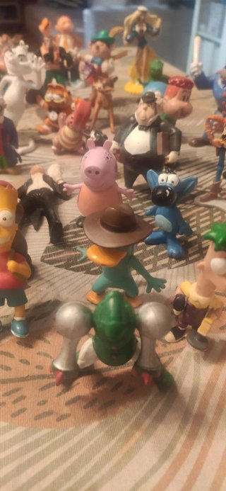86 Figuras PVC Variadas Yolanda Bully Disney