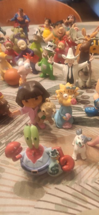 86 Figuras PVC Variadas Yolanda Bully Disney