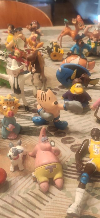 86 Figuras PVC Variadas Yolanda Bully Disney