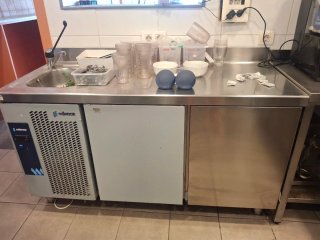 Mesa de frio profesional Edenox 2 puertas con freg