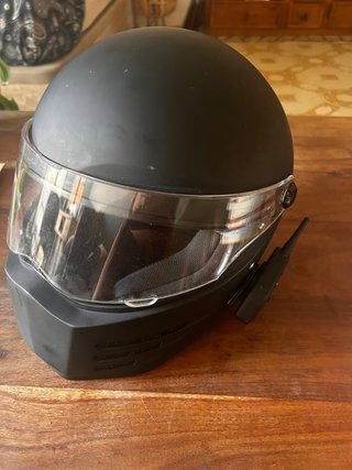 Casco de moto negro