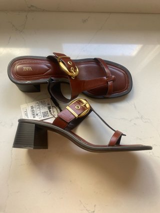Sandalias Zara Piel Marrón Hebillas Talla 41
