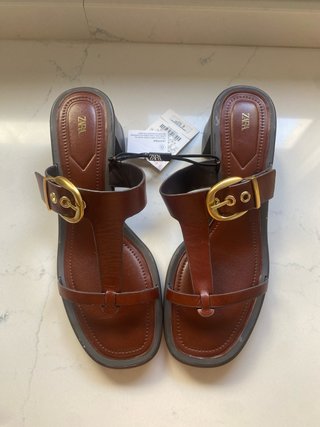 Sandalias Zara Piel Marrón Hebillas Talla 41