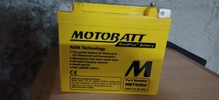 Batería Moto MOTOBATT MBTX20U 335CCA 22.5Ah