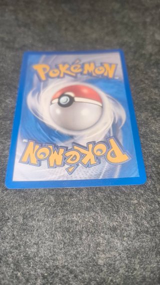Carta Pokémon Giratina VSTAR 261/172 UR
