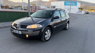 Solo 123.000 km Renault Megane 1.9 dci 120cv