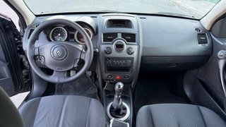 Solo 123.000 km Renault Megane 1.9 dci 120cv