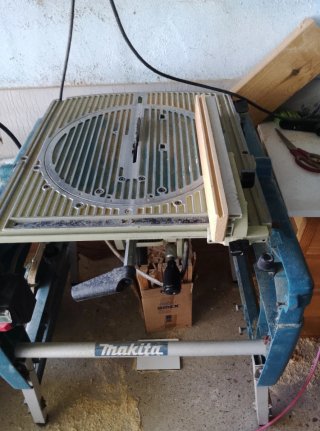 Ingletadora Makita Profesional