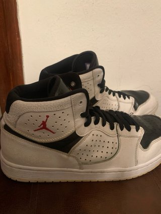Jordans zapatilla medio uso tienen
