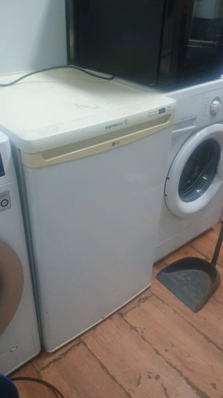 Congelatore con misure speciali