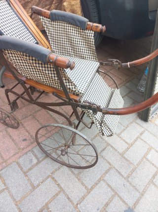 Carrito de bebé antiguo 1890-1900